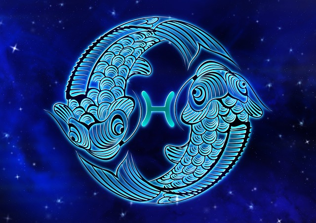 Signo zodiacal piscis con una H en medio y un fondo estelar.