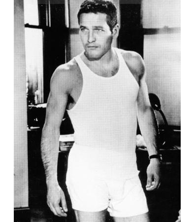 Paul Newman con unos 34 años, en manga corta.